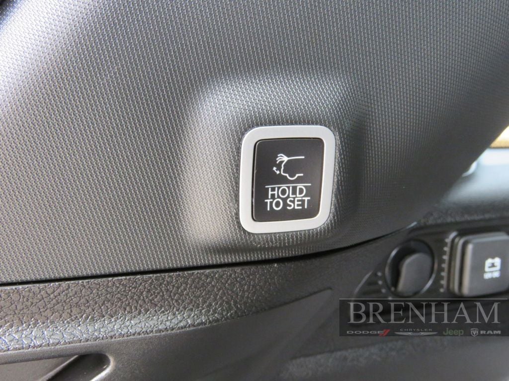 2023 Jeep Grand Cherokee Altitude 4x2