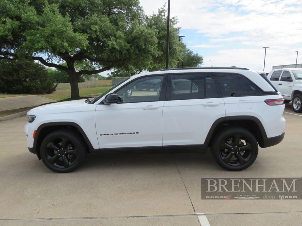 2023 Jeep Grand Cherokee Altitude 4x2