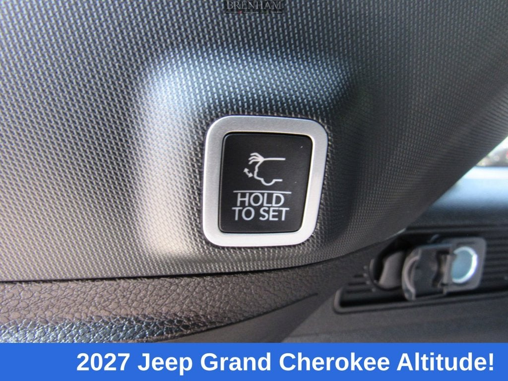 2027 Jeep Grand Cherokee Laredo Altitude