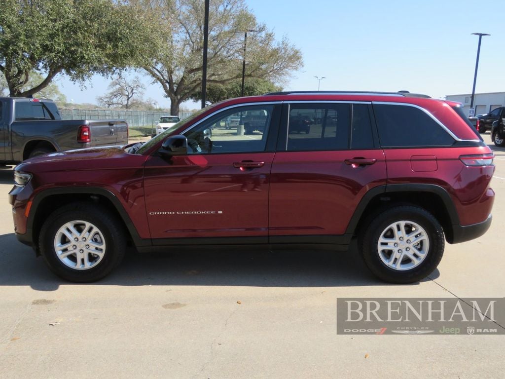 2023 Jeep Grand Cherokee Laredo 4x4