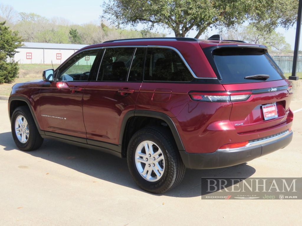 2023 Jeep Grand Cherokee Laredo 4x4