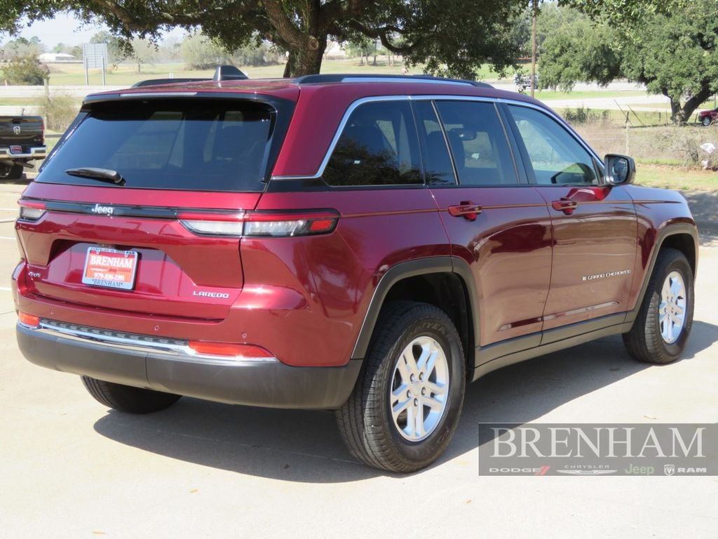 2023 Jeep Grand Cherokee Laredo 4x4