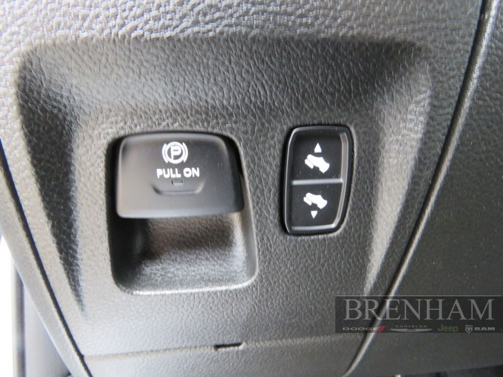 2019 RAM 1500 Laramie Crew Cab 4x2 5'7' Box