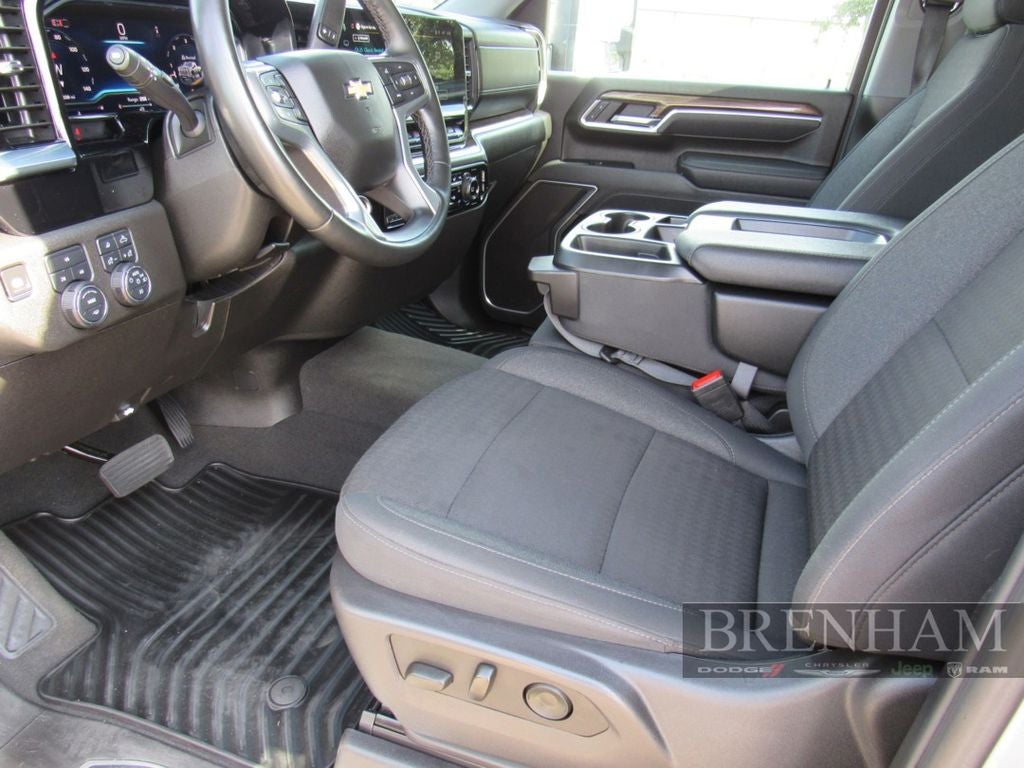 2025 Chevrolet Silverado 3500HD 4WD Crew Cab Long Bed LT