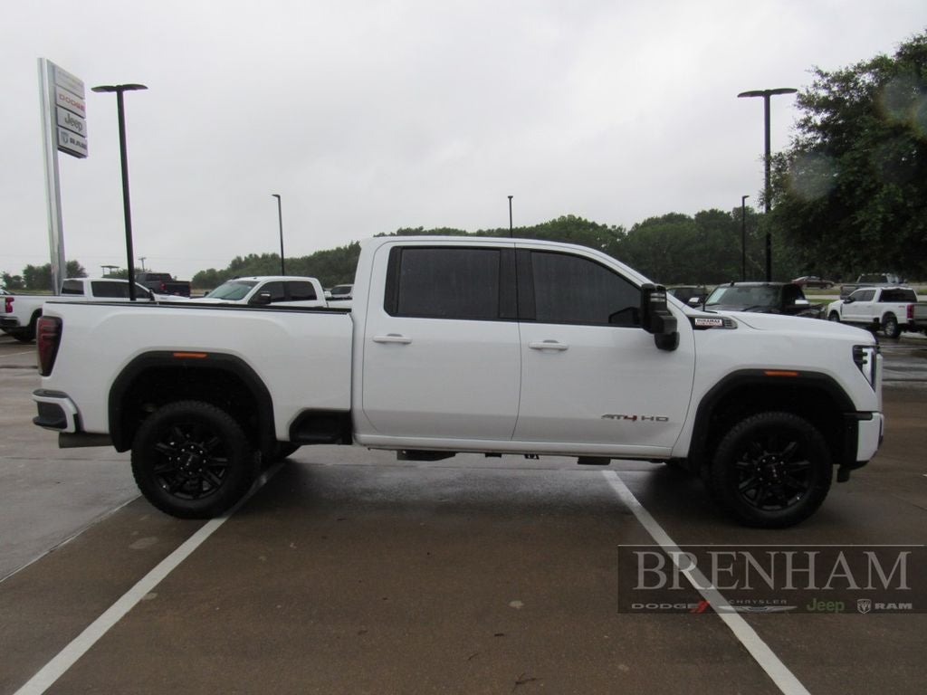 2025 GMC Sierra 2500HD 4WD Crew Cab Standard Bed AT4