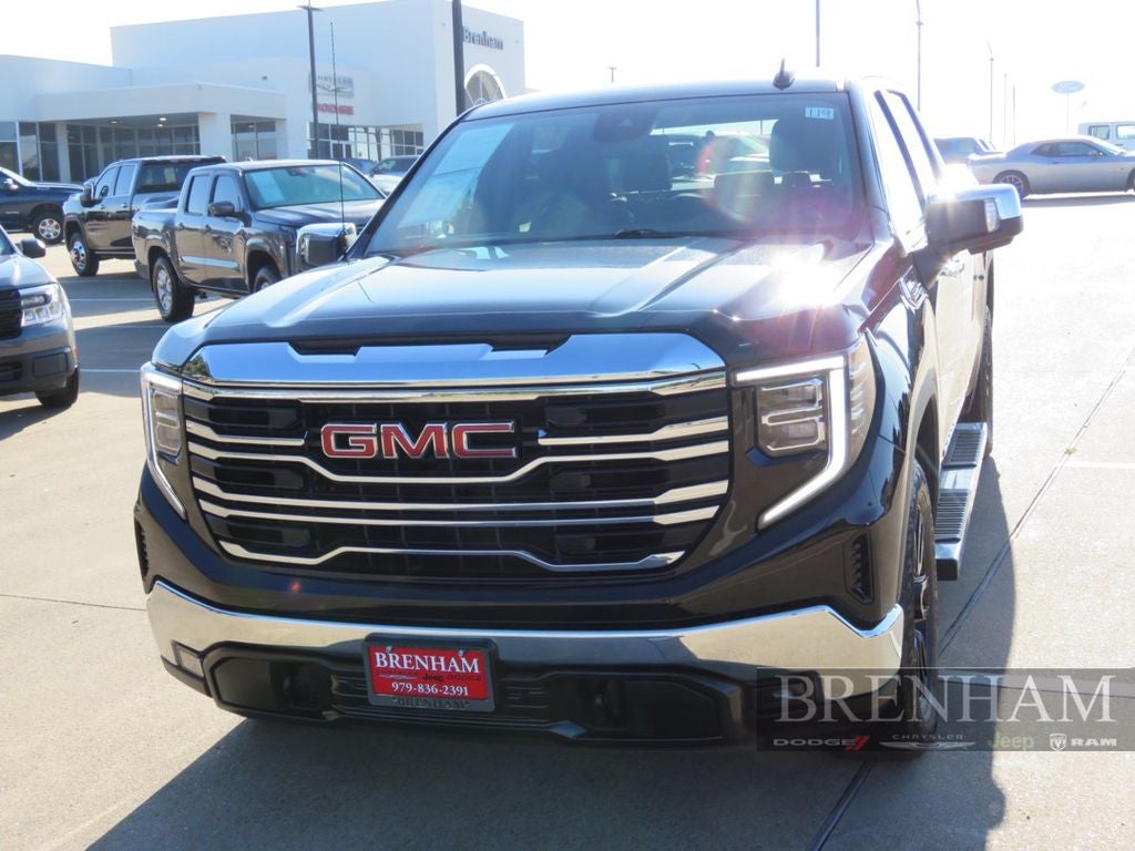 2024 GMC Sierra 1500 4WD Crew Cab Short Box SLT