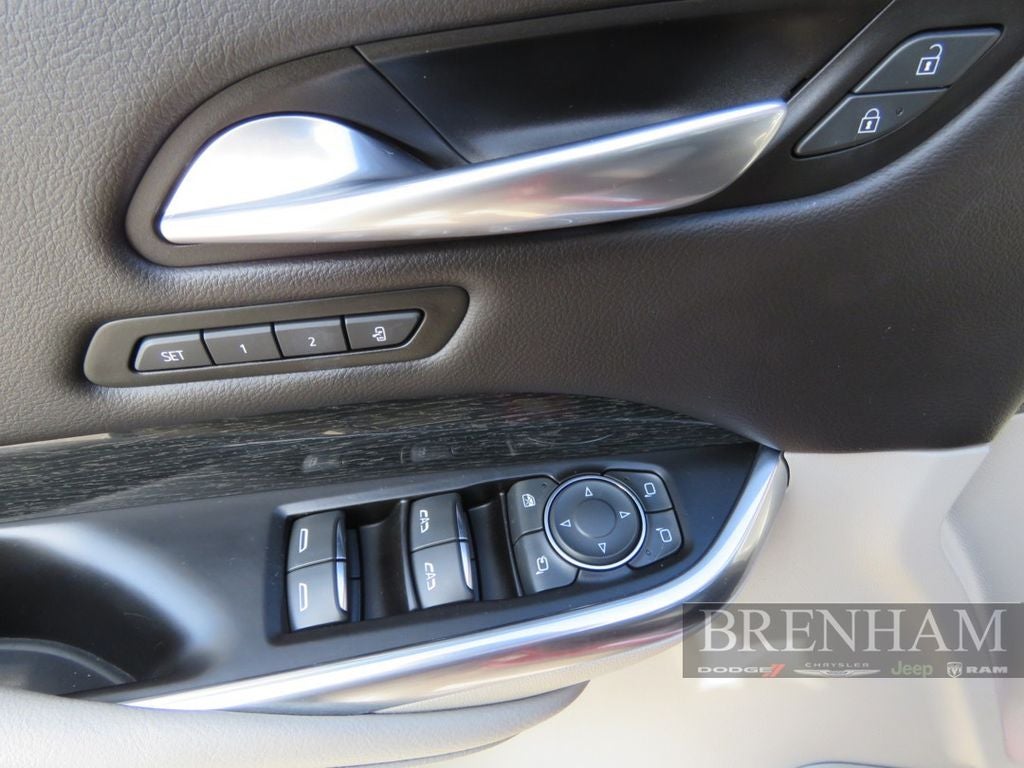 2022 Cadillac XT4 FWD Premium Luxury