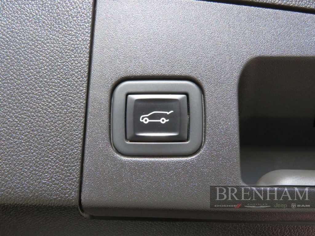 2022 Cadillac XT4 FWD Premium Luxury