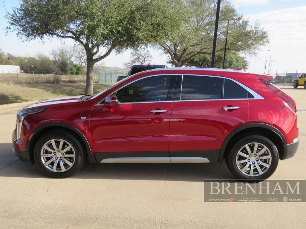 2022 Cadillac XT4 FWD Premium Luxury