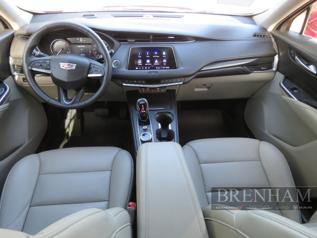 2022 Cadillac XT4 FWD Premium Luxury