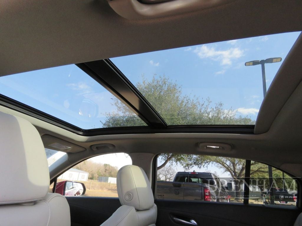 2022 Cadillac XT4 FWD Premium Luxury