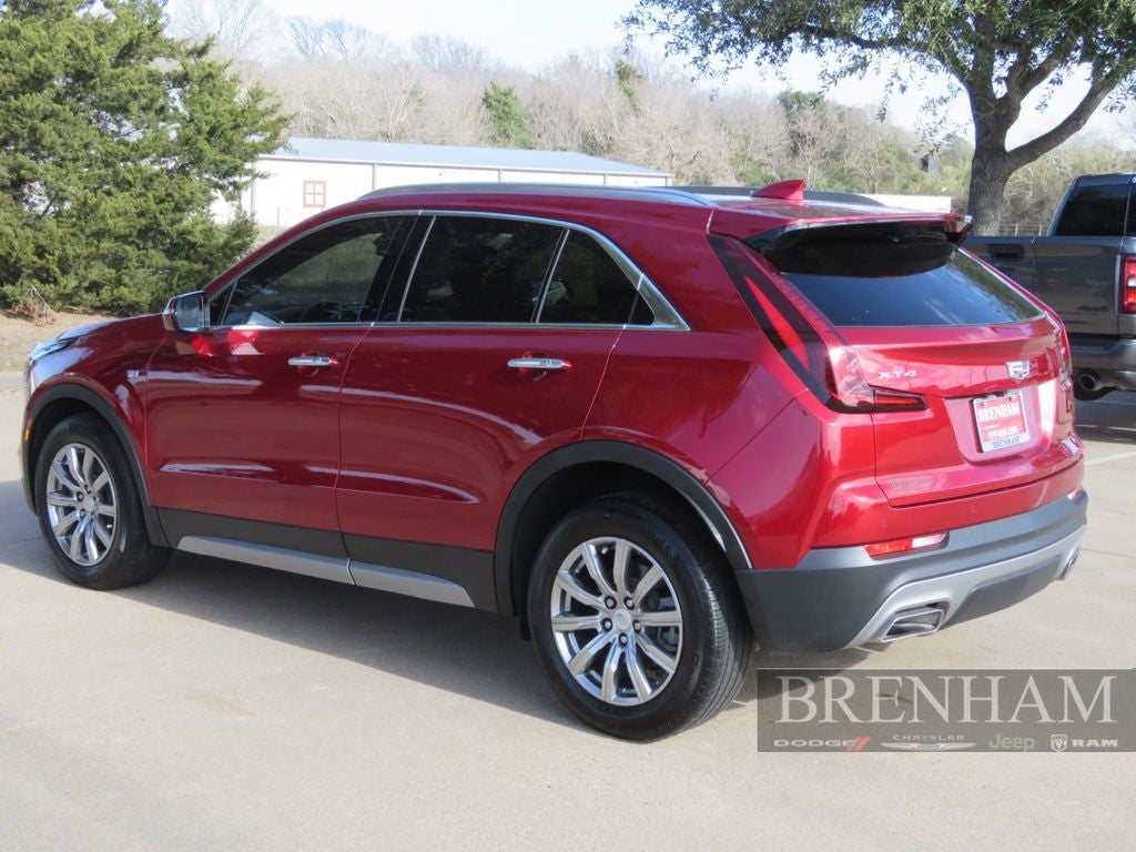 2022 Cadillac XT4 FWD Premium Luxury