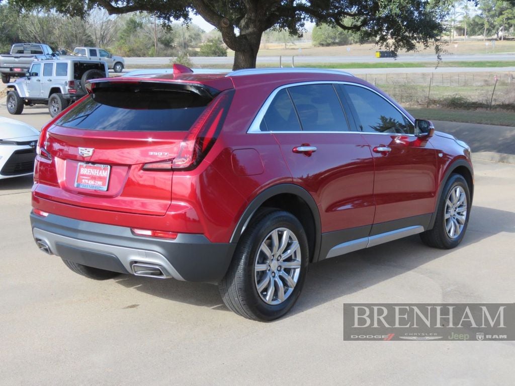 2022 Cadillac XT4 FWD Premium Luxury