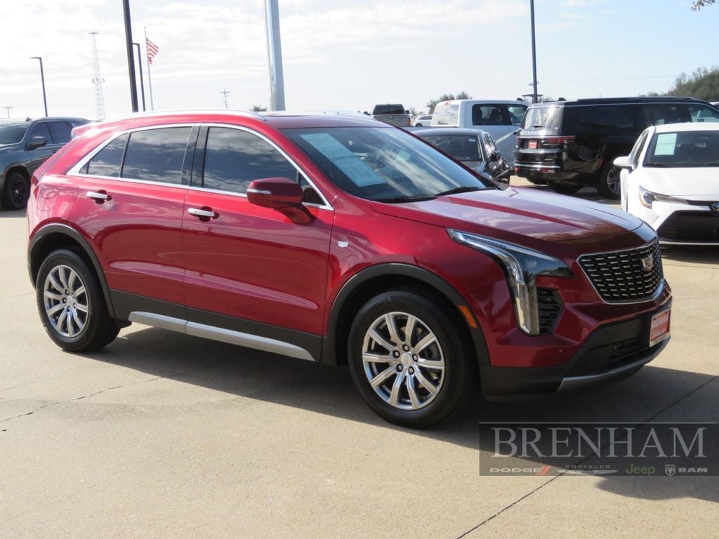 2022 Cadillac XT4 FWD Premium Luxury