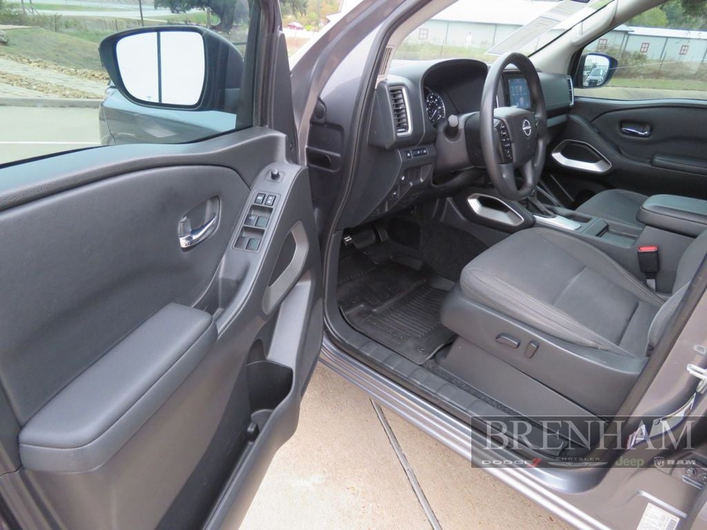 2022 Nissan Frontier Crew Cab SV 4x4