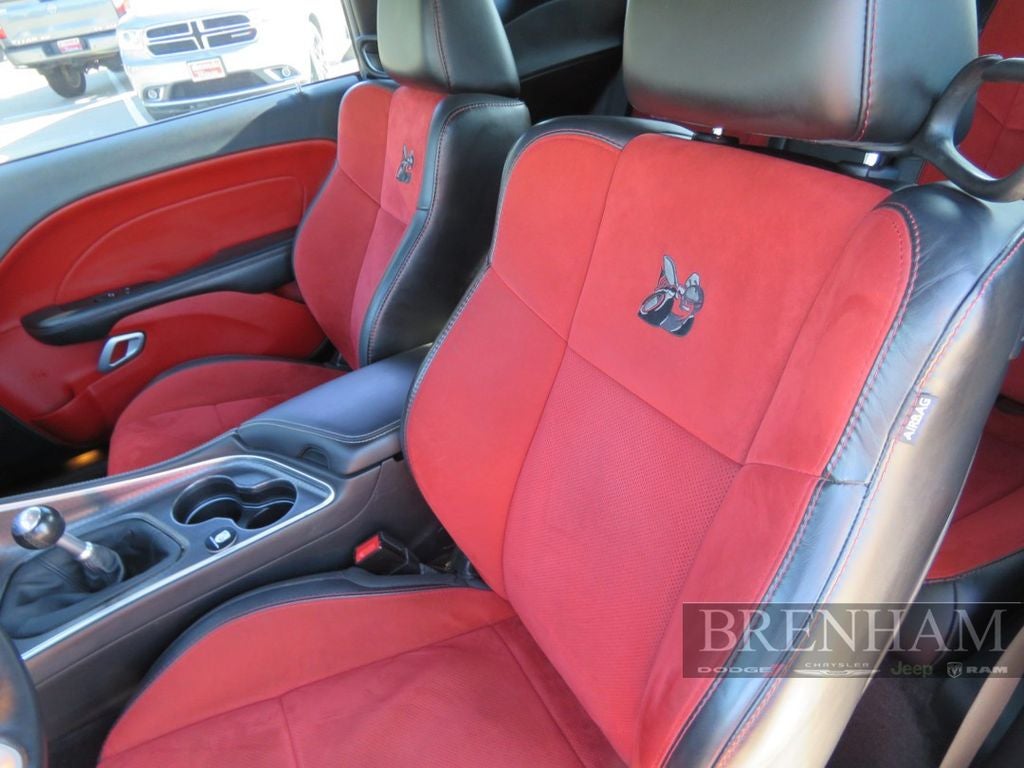 2016 Dodge Challenger 392 Hemi Scat Pack Shaker