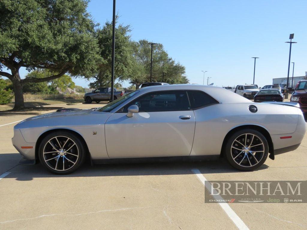 2016 Dodge Challenger 392 Hemi Scat Pack Shaker