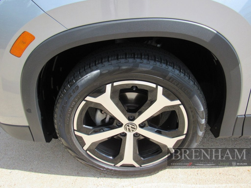2025 Volkswagen Tiguan 2.0T SE